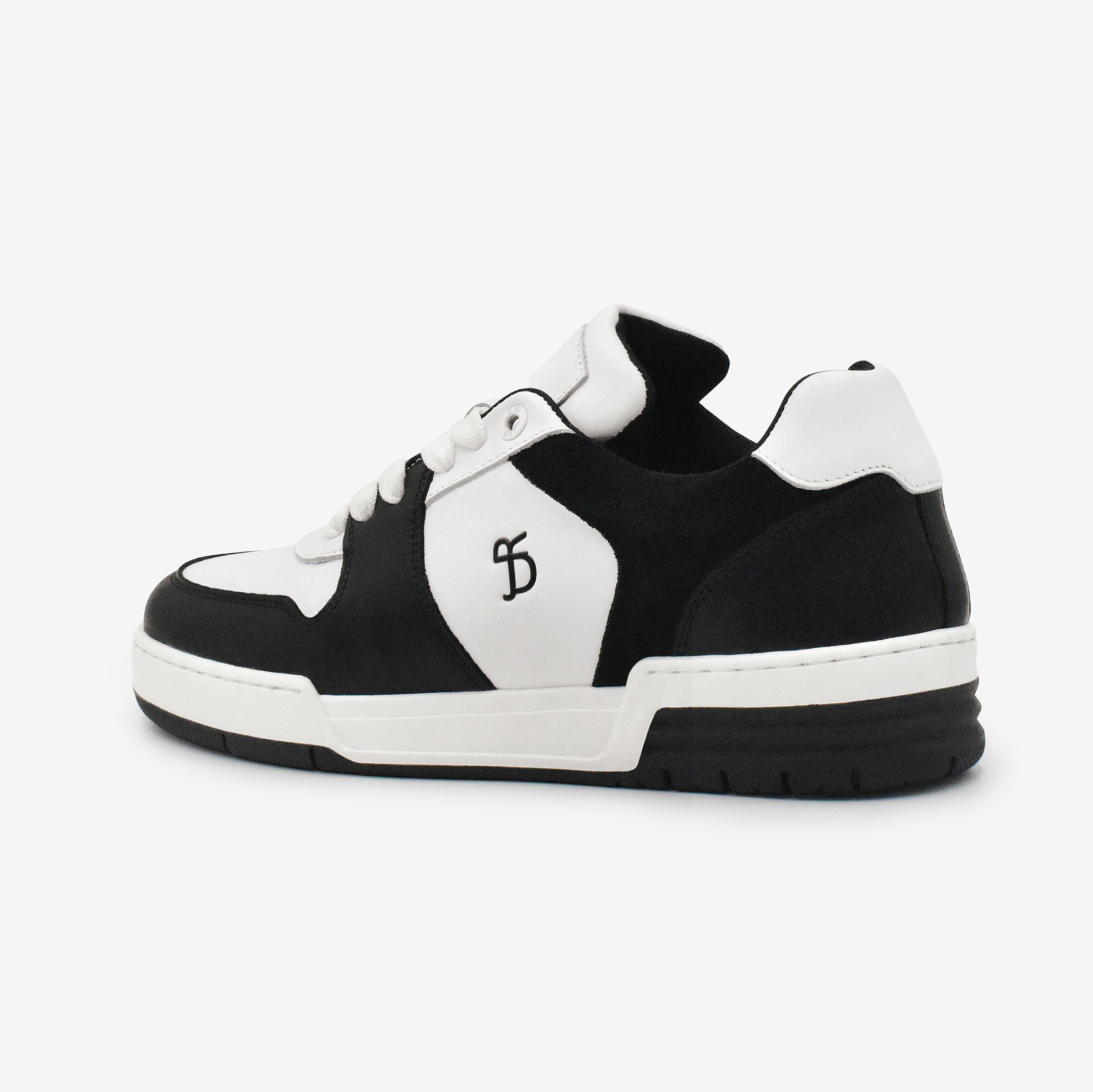 D98 - Black/White